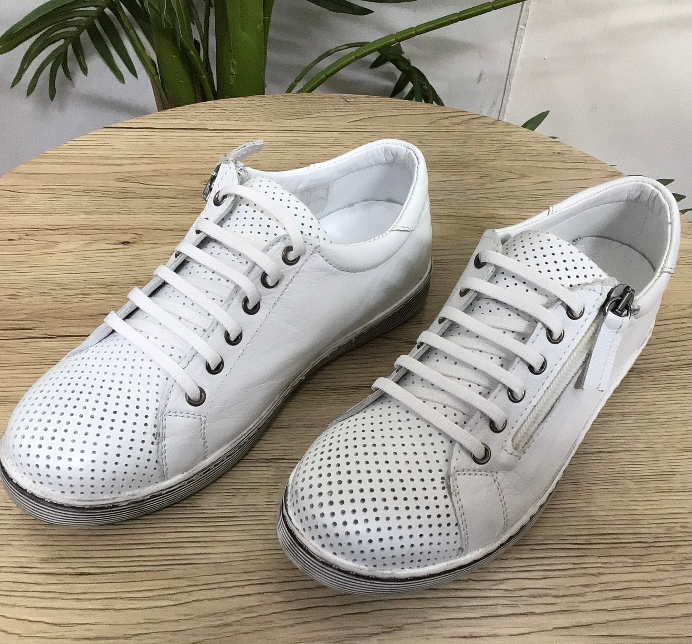 TOMMIE Sneaker