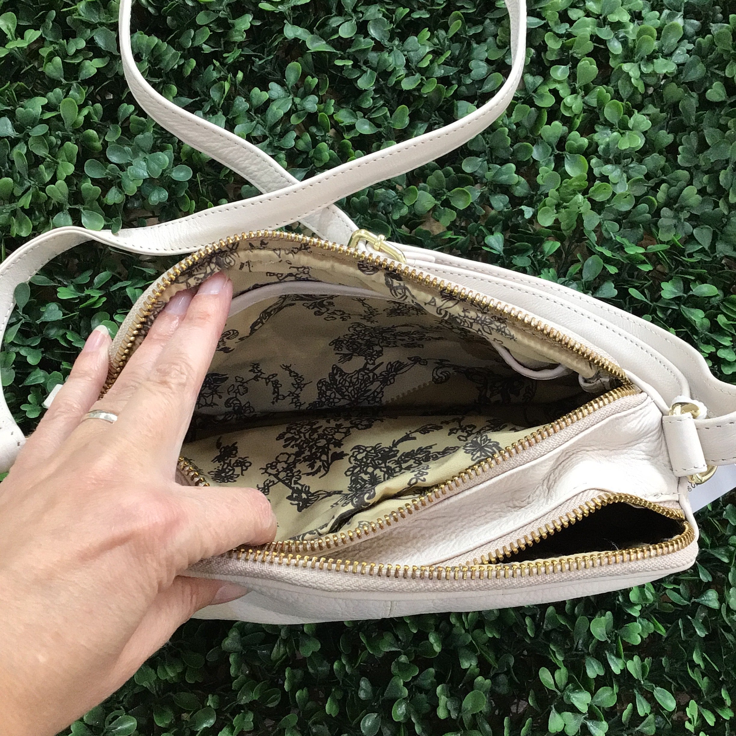 OVAL Tapioca Handbag