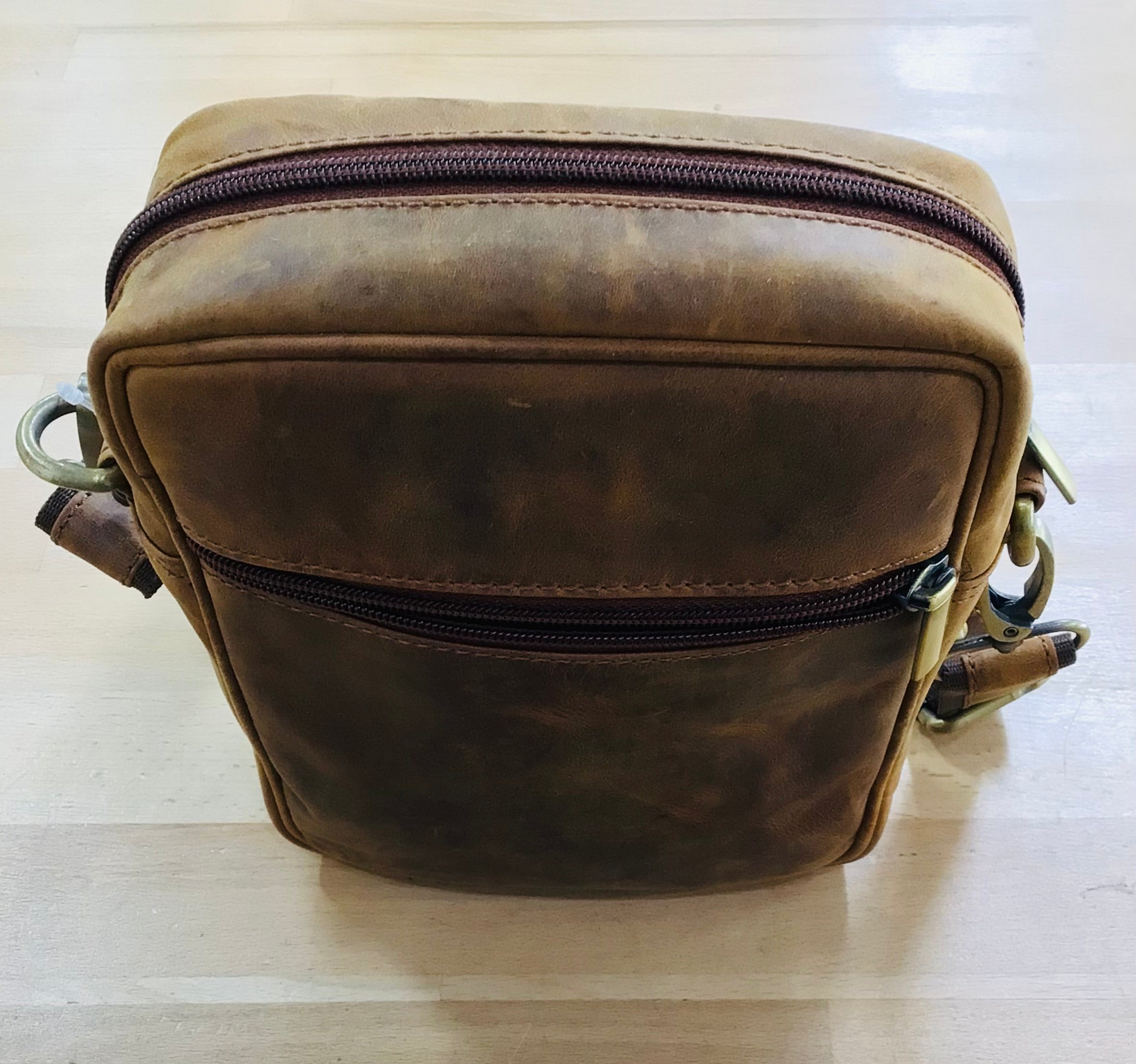 BARON Compact Leather Crossbody