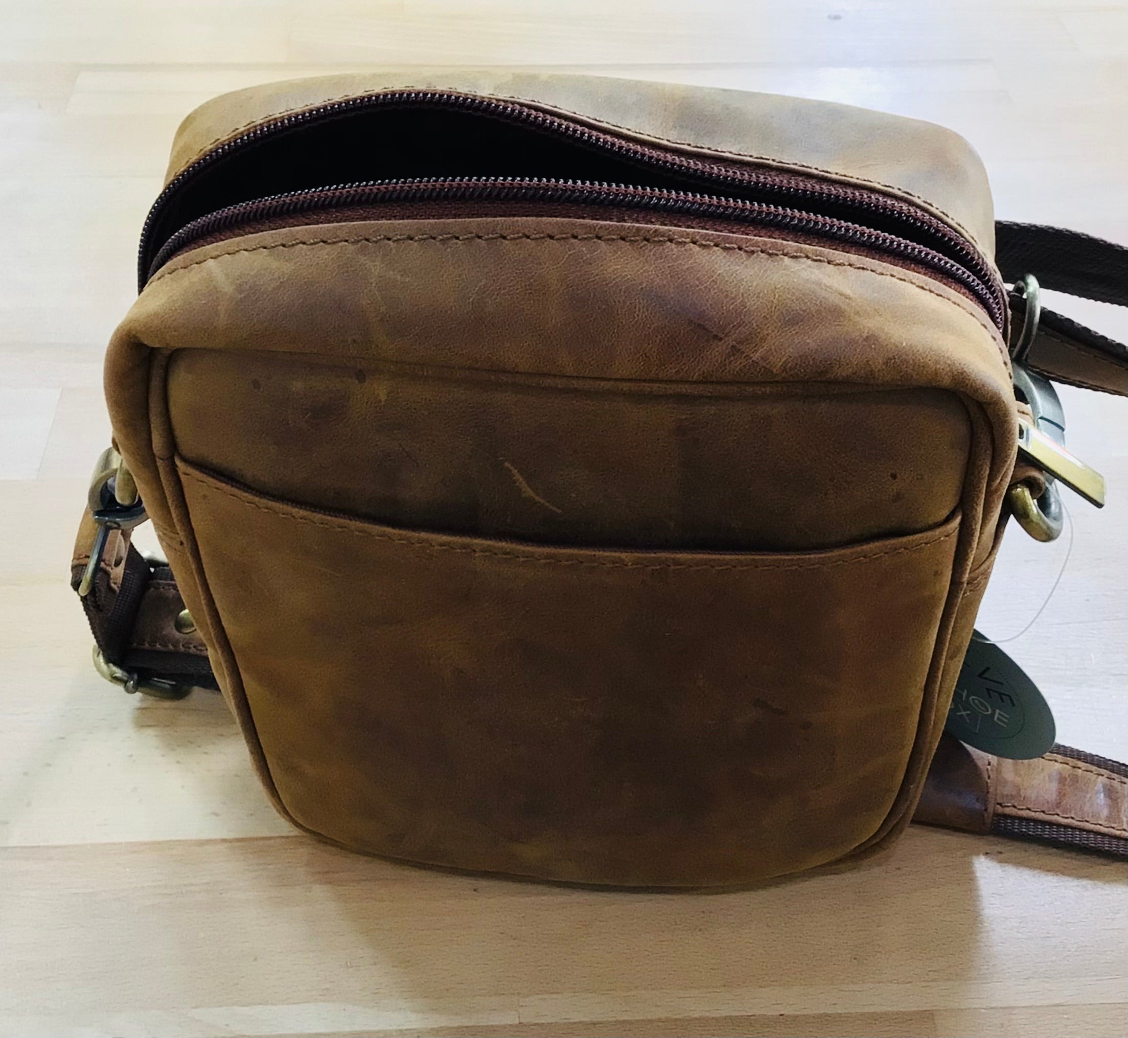 BARON Compact Leather Crossbody